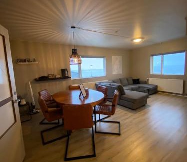 Keflavik Apartment | Brekkustígur 42