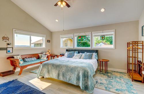 West Hills Apartment | Bremerton Studio with Bay View Beach Access!