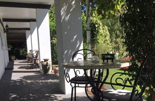 Healesville Apartment | Brentwood B&B Aprtments - Valley View Queen Bed Apartment