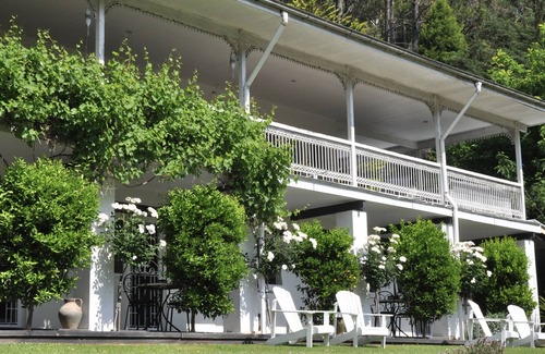 Healesville Apartment | Brentwoood B&B Apartments - Meadow view Apartment - Stunning Getaway for Couples