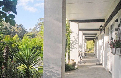 Healesville Apartment | Brentwoood B&B Apartments - Meadow view Apartment - Stunning Getaway for Couples