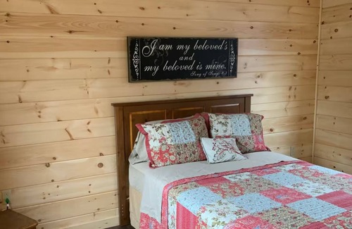 Monson Cabin | Brewery Farm Retreat : Stephen King