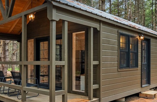 Monson Cabin | Brewery Farm Retreat : Thoreau