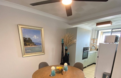 Bongaree Apartment | Bribie Island | Pool & 100 metres to Bongaree Beach and Shops