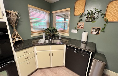 Newton House | Brick ranch w/amazing porches. Less than a mile to downtown Newton. Pet friendly