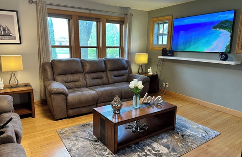 Manitowoc House | Brick Vacation House On Waldo Blvd w/Heated Garage, BBQ, Fire Pit