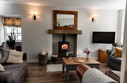 Stainforth House | Bridge End Cottage
