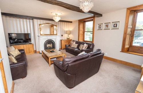 Keswick Cottage | Bridge House - a house that sleeps 8 guests in 4 bedrooms