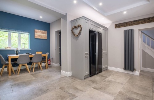 Skelwith Bridge Cottage | BRIDGE HOWE, with a garden in Ambleside