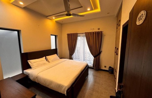 Fatehjang House | Bridge Residency 2