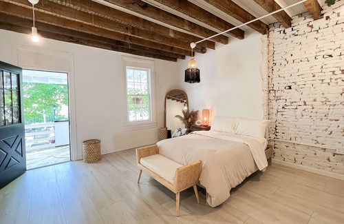 Phoenixville Apartment | Bridge Street Luxury Boho Studio | Balcony