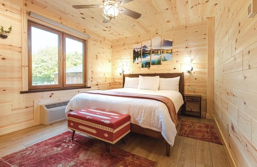 Long Lake Cabin | Bridge View - a waterfront Chalet