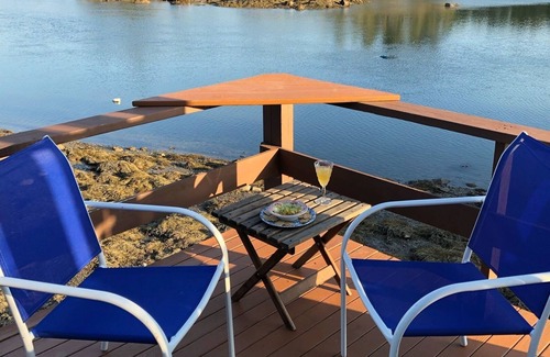 Vinalhaven House | Bridgeside Inn on peaceful Vinalhaven Island, Maine