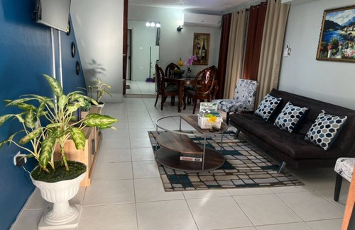 Portmore House | BridgeView Townhouse 20 mins from Hellshire Beach