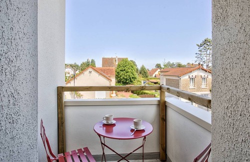 Merville-Franceville-Plage Apartment | Bright apartment with 2 balconies, 600m from the beach