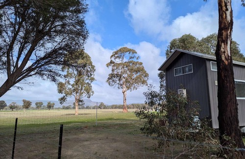 Dadswells Bridge House | Briggs' Bluff View at Grampians' Edge by Tiny Away