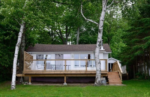Port McNicoll Cottage | Bright 2 Bdrm Waterfront Cottage on Georgian Bay