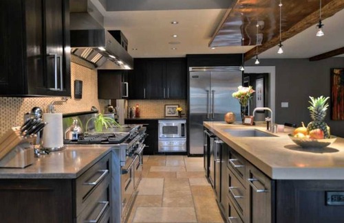 Castillejos Apartment | Bright 2BD/2BA Apt w/Private Terrace - Spacious