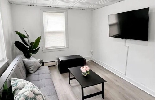 Jeffries Point Apartment | Bright 2BR by Boston Waterfrontn