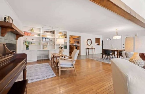 Hendersonville House | Bright 2BR House w/Sunroom + Firepit~Near Trails