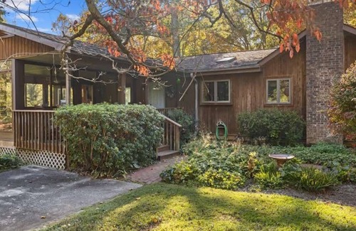 Hendersonville House | Bright 2BR House w/Sunroom + Firepit~Near Trails