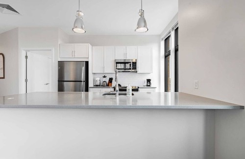 Assembly Square Apartment | Bright 3BR 2BA Condo/Pool+ King bed
