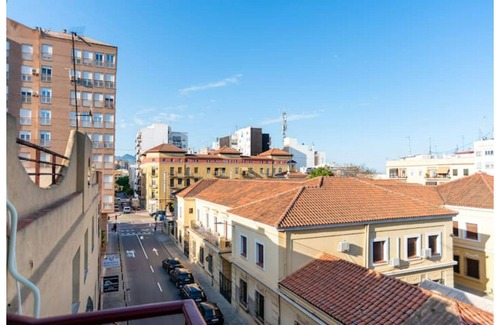 Castello de la Plana Apartment | Bright and spacious apartment with terrace