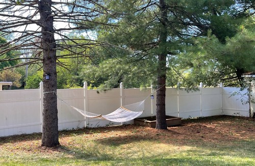 Hudson House | Bright, Airy Home with TONS of character in Hudson, NY - 5 min from Warren St