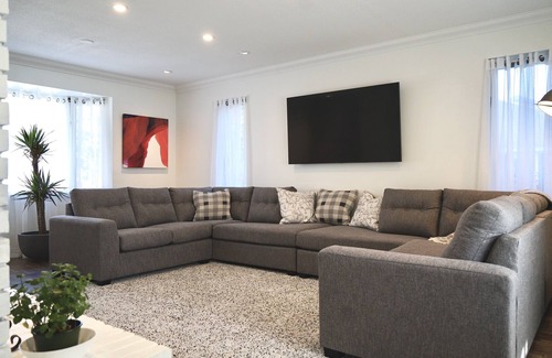 Wellington House | Bright and breezy cottage in the Village of Wellington - Long-Stay Rental