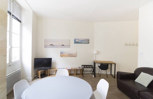Hotel de Ville - Quinconces Apartment | Bright and comfortable apartment - 2nd FLOOR