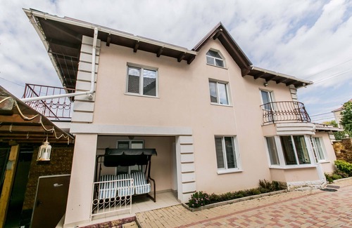 Chisinau Villa | Bright and cozy home with personal terrace