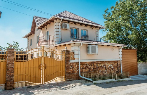 Chisinau Villa | Bright and cozy home with personal terrace