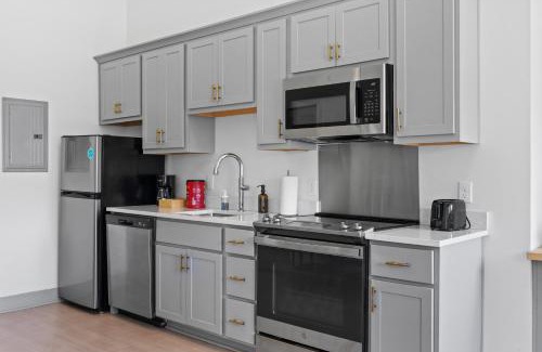 Downtown Louisville Apartment | Bright and Modern Studio in Louisville # 303