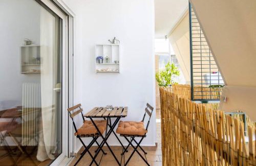 Kallithea Apartment | Bright and Natural Apt in Athens