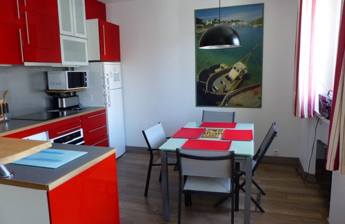 Le Palais Apartment | Bright and quiet apartment 61 m2 5 minutes walk from the Port