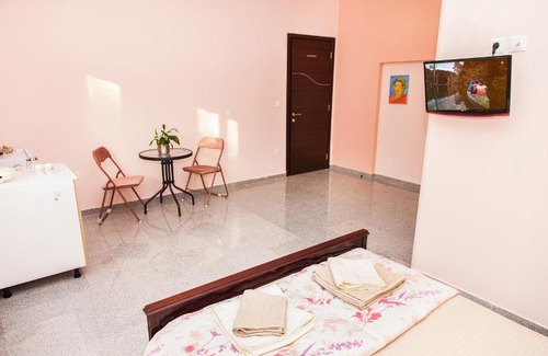 Markopoulo Mesogaias Apartment | Bright and Relax Studios in Porto Rafti!