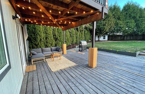 Gresham House | Bright and Spacious 4-bed 3-bath house near Mt Hood and the Gorge