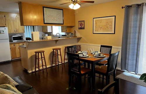Alameda Apartment | Bright and Spacious Apartment by Downtown Alameda, 2BR 2BA