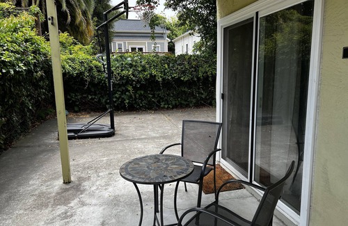 Alameda Apartment | Bright and Spacious Apartment by Downtown Alameda, 2BR 2BA