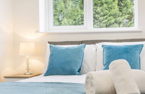 Filton House | Bright and spacious Aviator House in Filton, Bristol