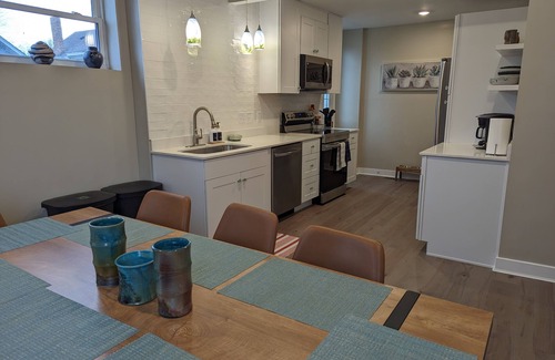 Mount Auburn House | Bright and Spacious 5 BR Home Close to downtown. Pet-Friendly!