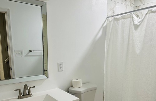 Lake Ridge House | Bright and spacious 4 room 3.5 bath house