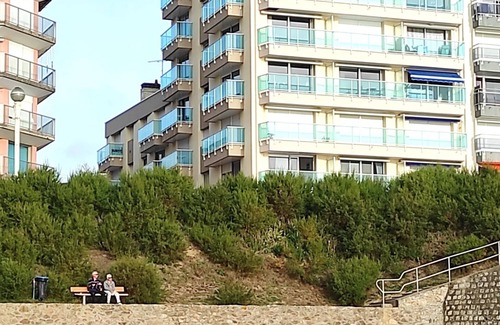 Les Sables d'Olonne Apartment | Bright apartment, 20m from the beach, sea view balcony Les Sables d'Olonne