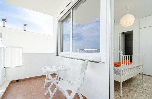Roques Daurades Apartment | Bright apartment in Costa Daurada
