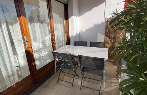 Les Sablettes Apartment | Bright apartment close to the beach, fully equipped and everything on foot!