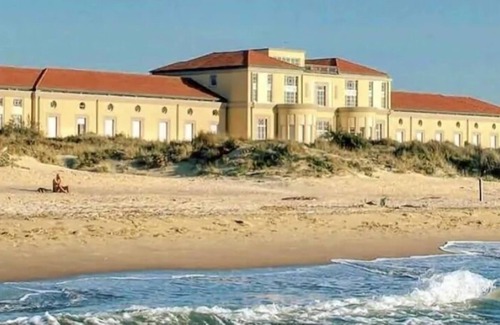 Calambrone Apartment | Bright apartment directly on the beach!