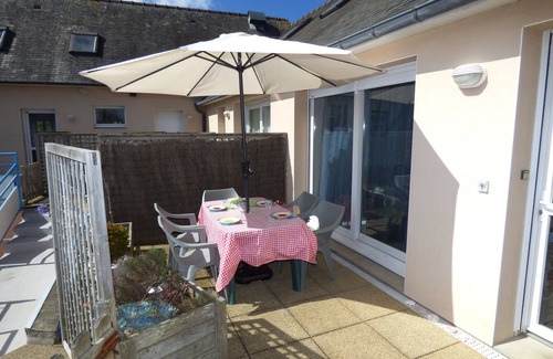 Perros-Guirec Apartment | Bright apartment, south terrace, classified 3 stars, parking, 100 m beach and trade