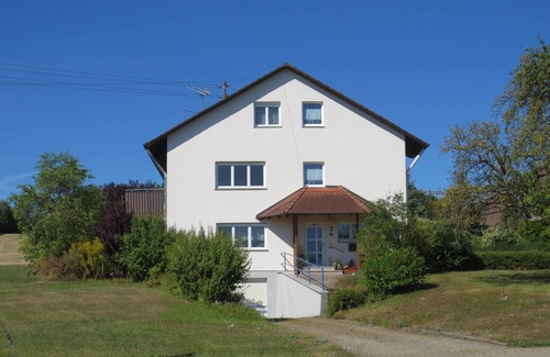 Wiechs am Randen Apartment | Bright apartment (ground floor) with garden and terrace. Experience Hegau, Lake Constance, Rhine Falls!