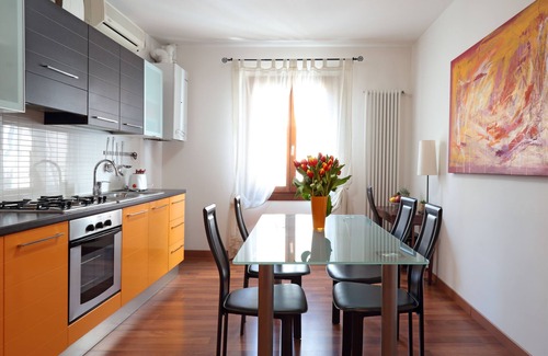 Historic Centre Apartment | Bright apartment in Piazza delle Erbe/Duomo – up to 5 people - heart of Padova
