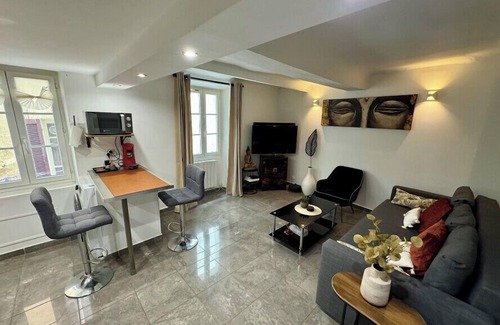 Hyeres City Centre Apartment | Bright apartment in the heart of Hyères